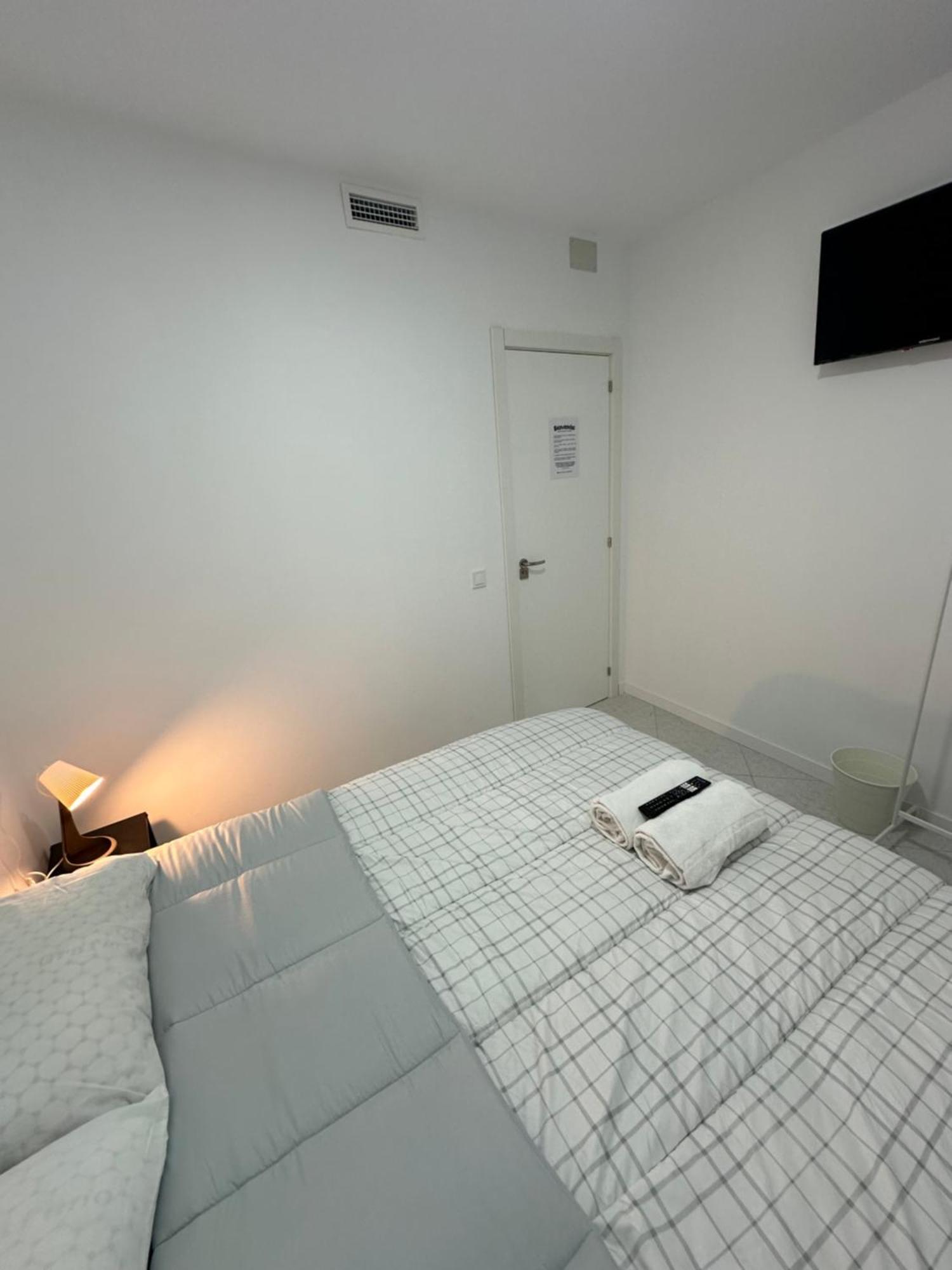Rooms Mediavilla Madrid Exterior photo